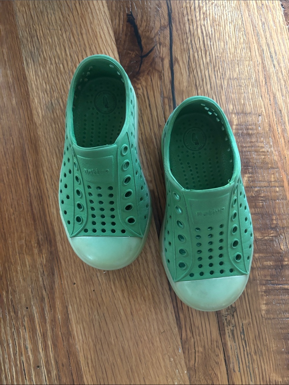 Native Kids Slip-On Water Shoes in Green with Light-Toe Caps C7